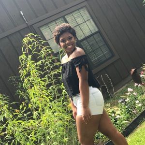 Meet your Posher, Makenzie